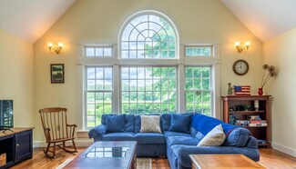 656 Main St, Chester, VT 05143