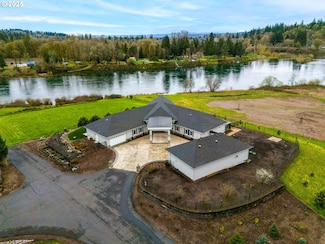 2567 Lewis River Rd, Woodland, WA 98674