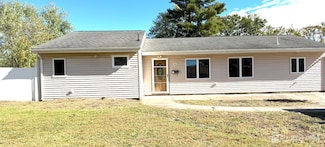 4 Forrestal Rd, Kendall Park, NJ 08824