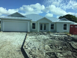 777 SE Essex Dr, Port Saint Lucie, FL 34984