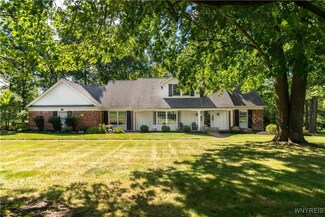 27 Fox Meadow Ln, Orchard Park, NY 14127