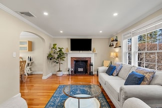 675 Randolph Ave, Milton, MA 02186