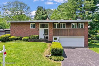 494 W Lawrence St, Albany, NY 12208