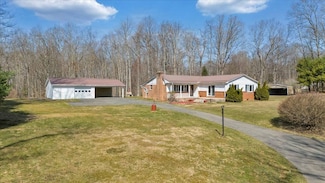 212 W-W Ln, Crawley, WV 24931