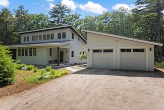 28 Grovers Crossing, Freeport, ME 04032