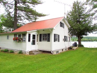 41 Camp Rd, Franklin, VT 05457