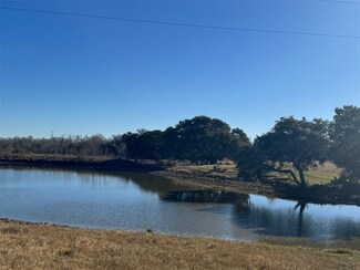 8787 Ohnheiser Kaase Rd, La Grange, TX 78945