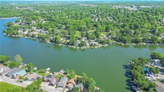 135 Dockside Cir, Blue Springs, MO 64015