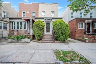 70-27 69th St, Flushing, NY 11385