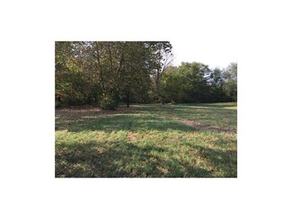 Martin Ln, Lexington, MO 64067