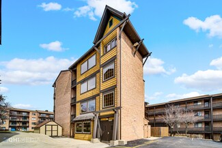 440 N Main St Unit E405A, Wauconda, IL 60084