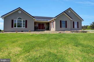 7275 Long Ln, Saint Thomas, PA 17252