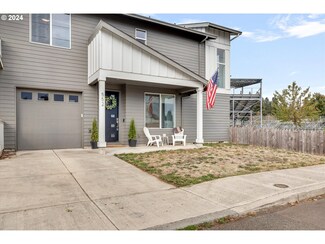 552 NE 3rd Ave, Canby, OR 97013