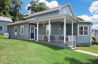 58 Litchfield St, Thomaston, CT 06787