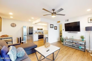 3002 N 70th St Unit 120, Scottsdale, AZ 85251