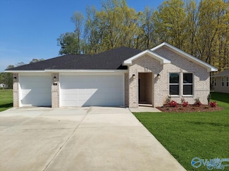 208 Hibiscus Dr, Hazel Green, AL 35750