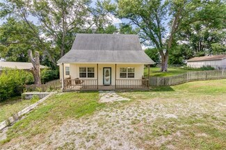 505 Arapahoe Dr, Excelsior Springs, MO 64024