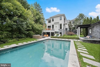 4012 N Upland St, Arlington, VA 22207