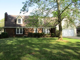 2854 S Edgewater Dr, Springfield, MO 65804