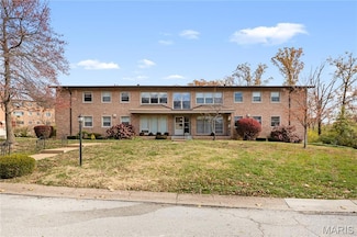 4 Delcrest Ct Unit 104, Saint Louis, MO 63124