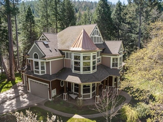 9530 S Fork Little Butte Creek Rd, Eagle Point, OR 97524