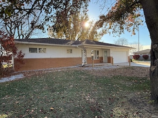 338 W James St, Francesville, IN 47946