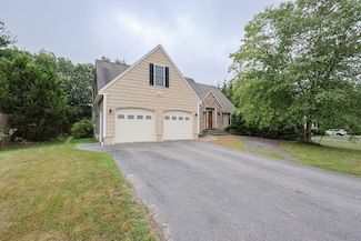 33 Saint Anthony St, Fitchburg, MA 01420