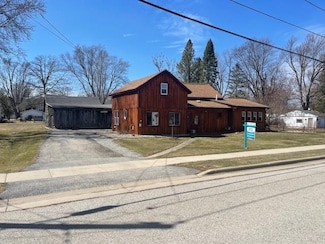 N5665 2nd St, Shiocton, WI 54170