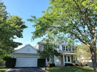 5162 Conifer Ln, Gurnee, IL 60031