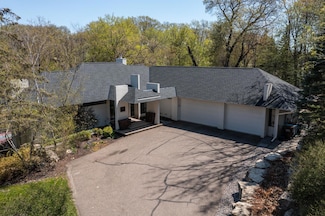 2226 Oakland Rd, Hopkins, MN 55305