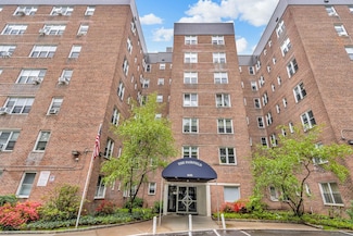 640 W 231 St Unit 2B, Bronx, NY 10463