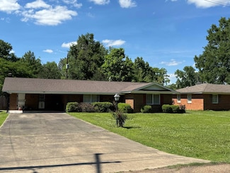 204 W Jeff Davis Ave, Greenwood, MS 38930