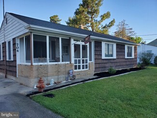 704 Becker Dr, Vineland, NJ 08361