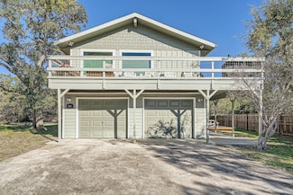 2591 Lakeshore Dr, Canyon Lake, TX 78133