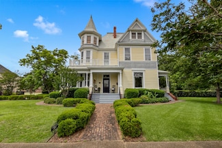 204 College Place, Aberdeen, MS 39730