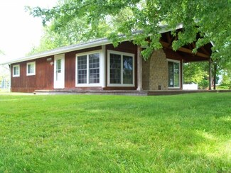 30 Venetian Village, Culver, IN 46511