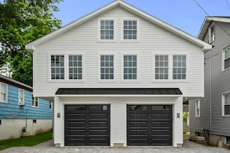 30 Manila Ave, Woodbridge, CT 06525