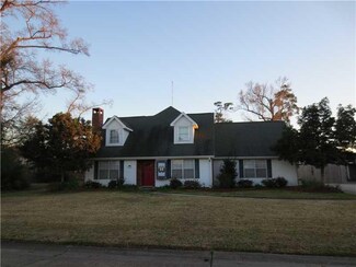 44 Poinsetta Rd, Sulphur, LA 70663