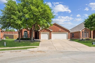 10201 Red Bluff Ln, Fort Worth, TX 76177