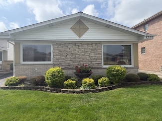 8325 W Maple Ave, Norridge, IL 60706