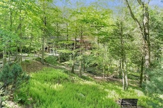 10 S Mountain Pond, Garrison, NY 10524