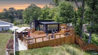 732 Bluff Dr, Rogersville, AL 35652