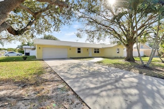 678 Riverside Dr, Palm Beach Gardens, FL 33410