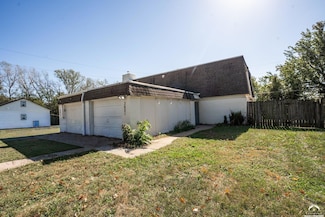 3621 Brush Creek Dr, Lawrence, KS 66047