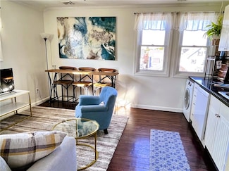 11 Hammond St Unit 3, Newport, RI 02840