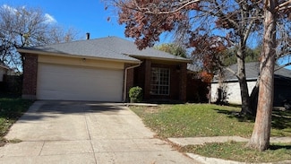 8312 Auburn Dr, Fort Worth, TX 76123