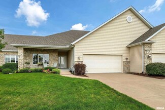 4034 Woodfield Dr, Bettendorf, IA 52722