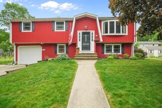93 Lucy Ln, Somerset, MA 02726