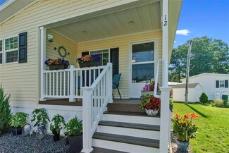 12 Black Forest Rd, North Hampton, NH 03862