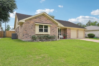 8915 Roos Rd, Houston, TX 77036